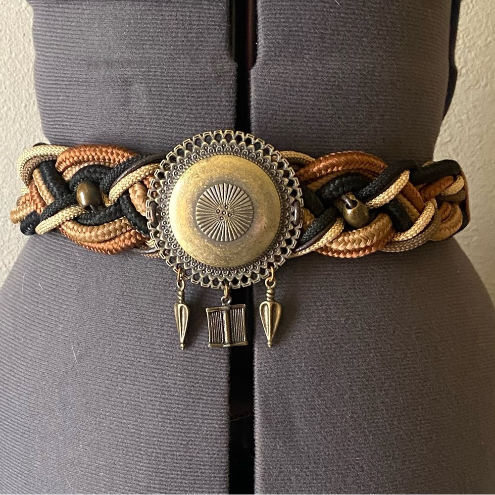 Women’s vintage boho belt.80s braided Bronze tone buckle with three charms. 28”